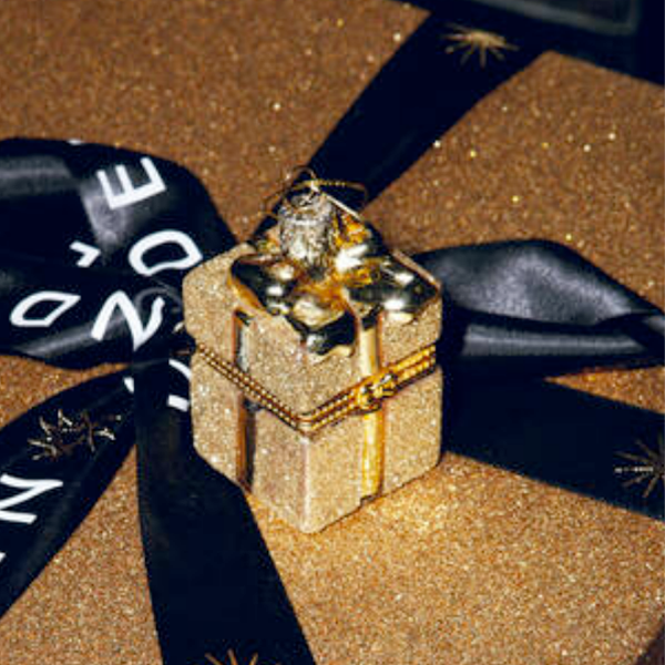 Present Box with Hinge Ornament, VONDELS - RSVP Style